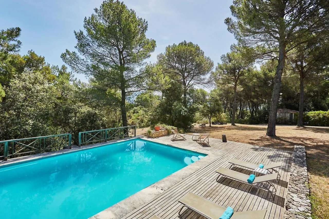 Le Paradis Des Anges Saint-Marc-Jaumegarde 0*,  France